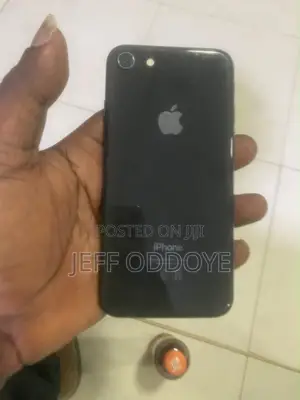 Apple iPhone 8 64 GB Black