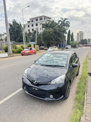 Toyota Vitz 1.3 FWD 5dr 2016 Black