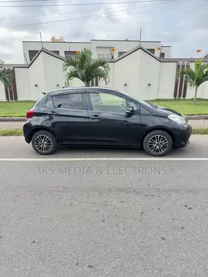 Toyota Vitz 1.3 FWD 5dr 2016 Black