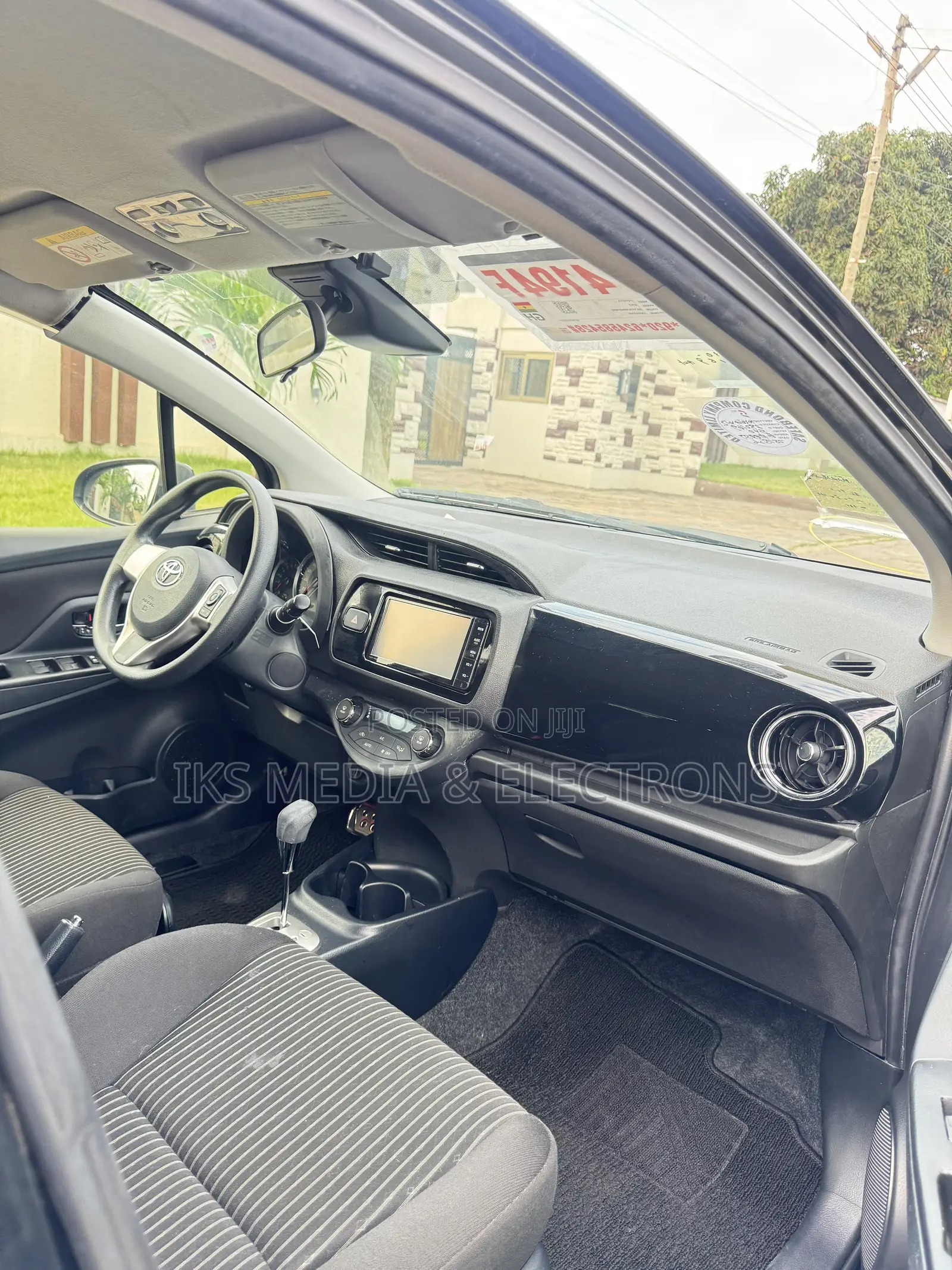 Toyota Vitz 1.3 FWD 5dr 2016 Black