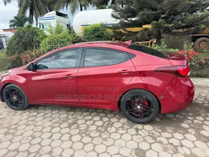 Hyundai Elantra Limited 4dr Sedan (1.8L 4cyl 6A) 2015 Red