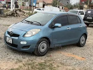 Toyota Vitz 1.5 FWD 5dr 2010 Blue