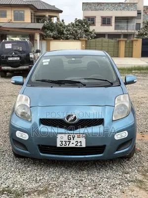 Toyota Vitz 1.5 FWD 5dr 2010 Blue