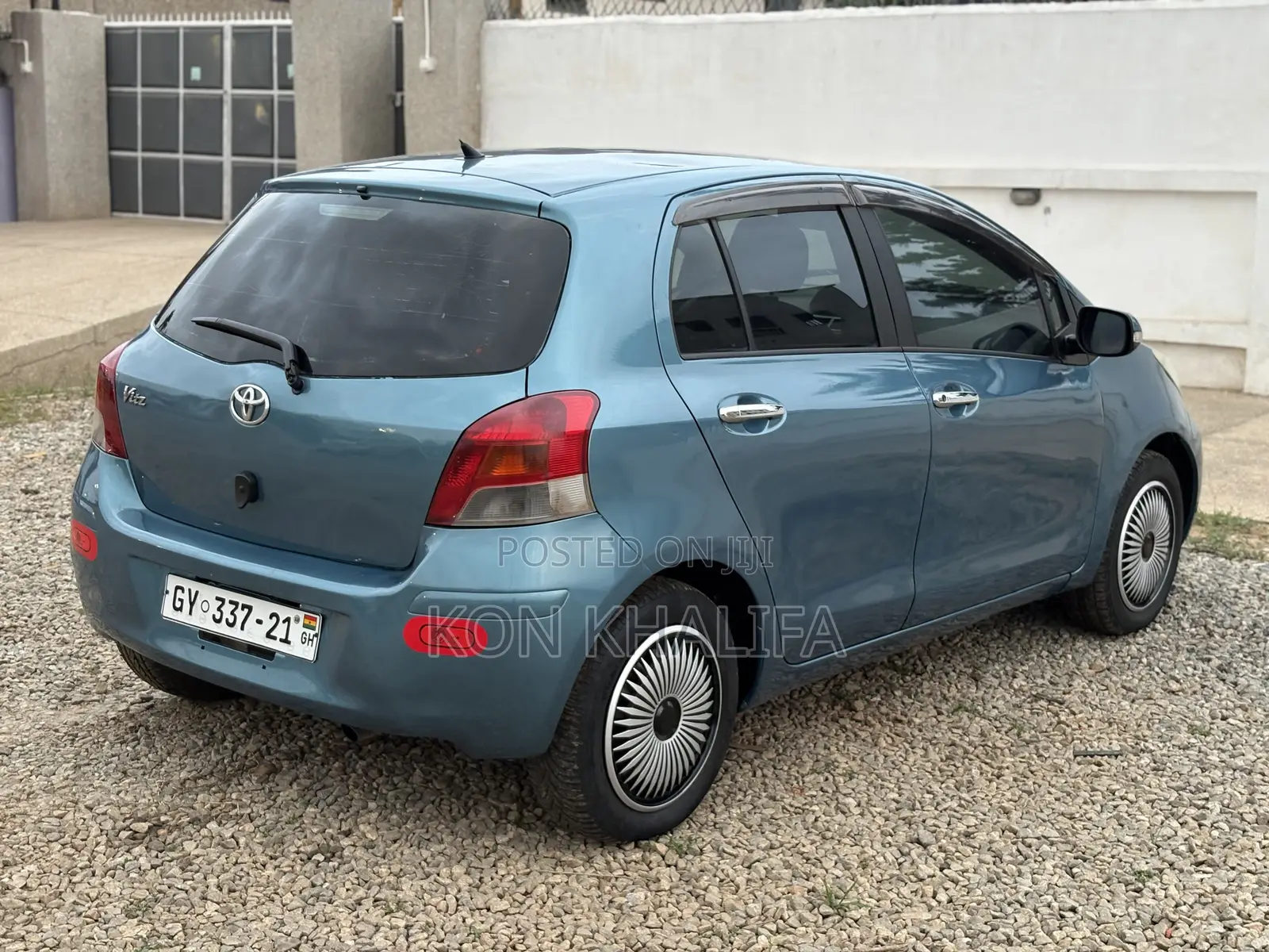 Toyota Vitz 1.5 FWD 5dr 2010 Blue