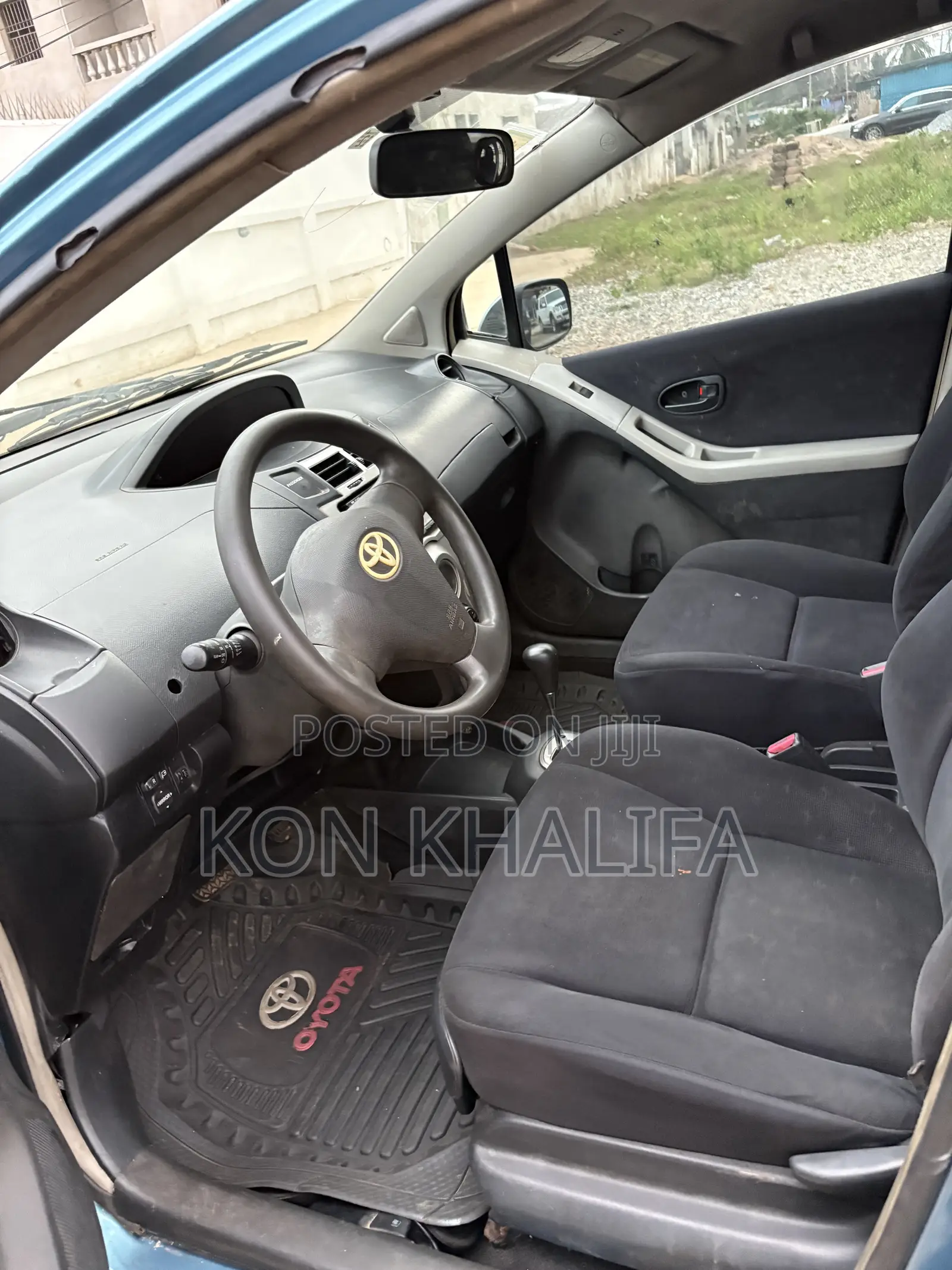 Toyota Vitz 1.5 FWD 5dr 2010 Blue