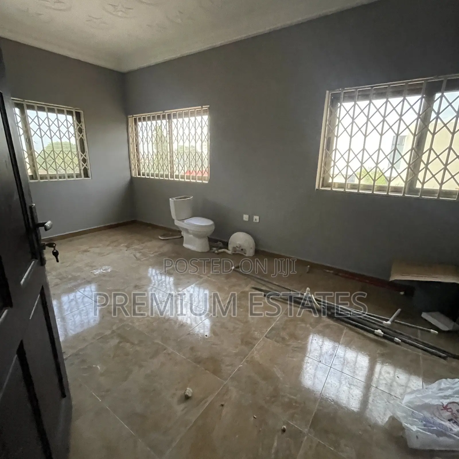 3bdrm Apartment in Little Roses Area for rent