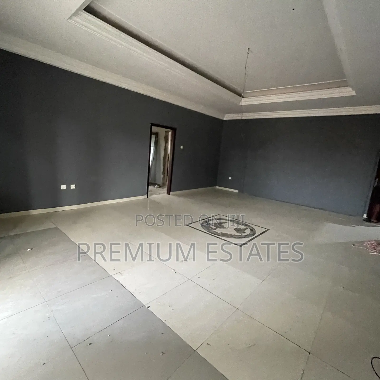 3bdrm Apartment in Little Roses Area for rent