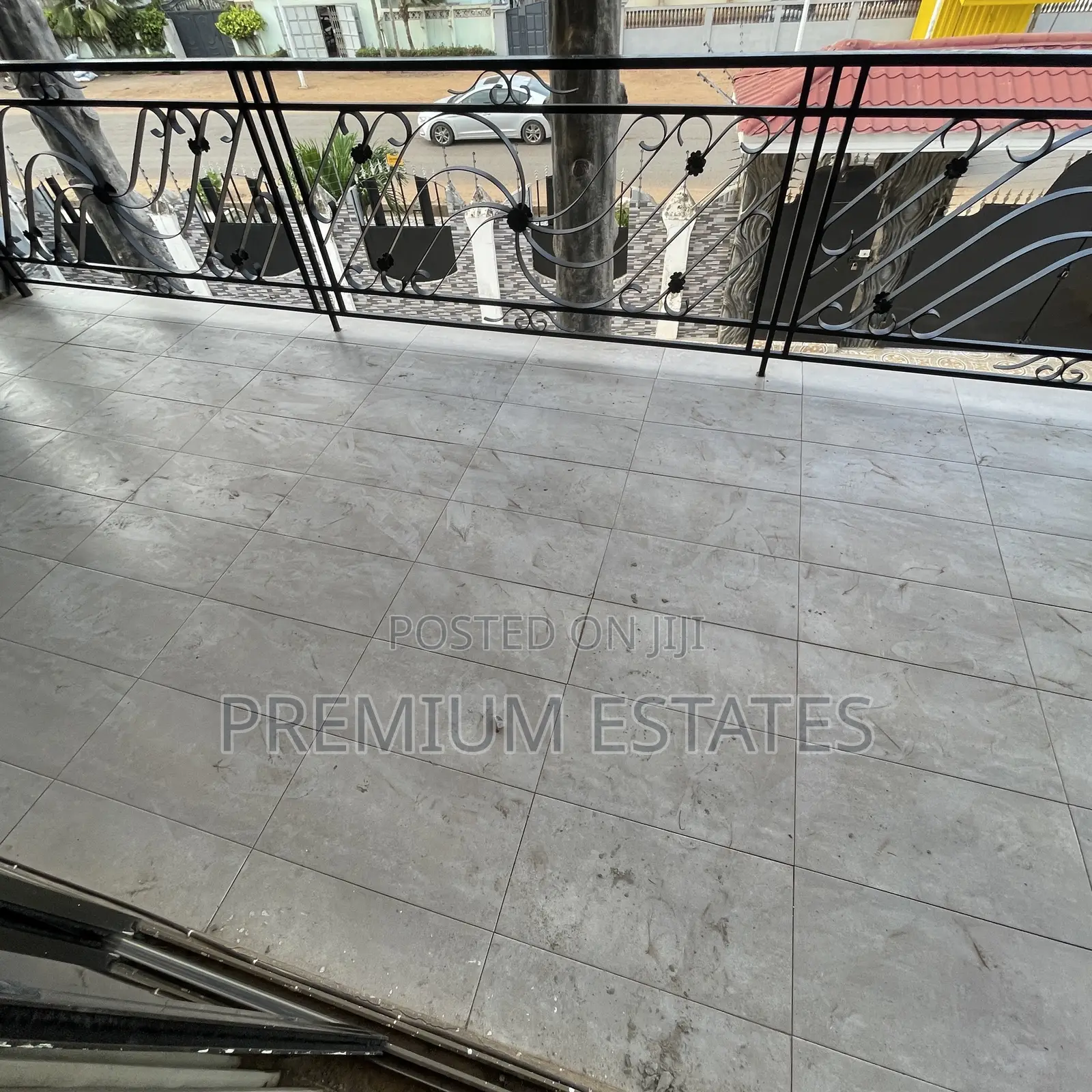 3bdrm Apartment in Little Roses Area for rent
