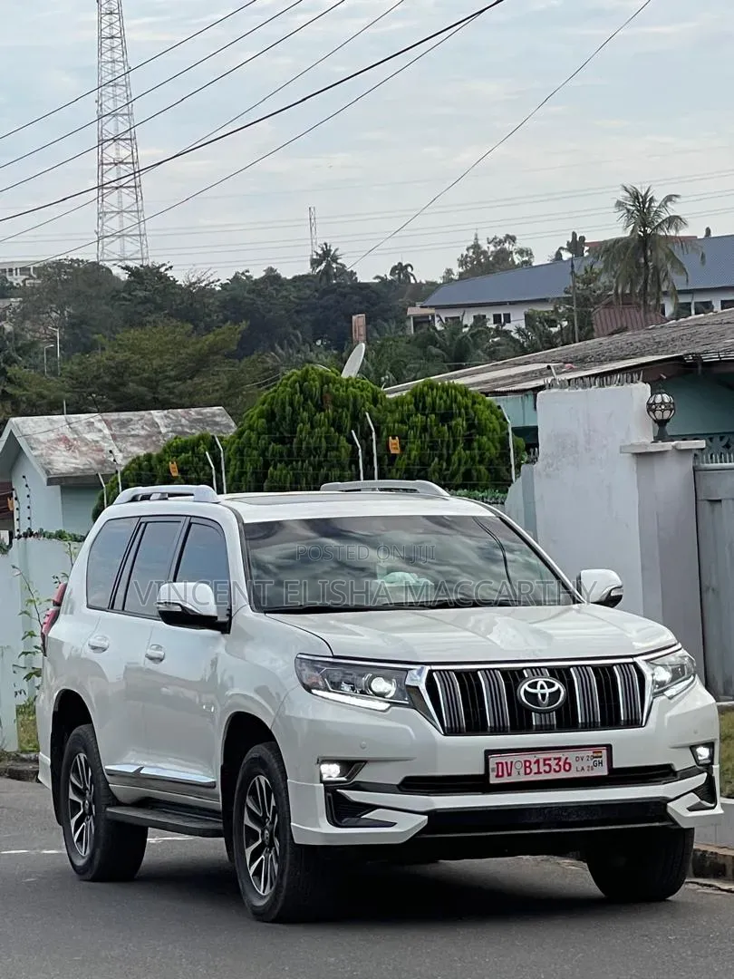 Toyota Land Cruiser Prado 2017 White