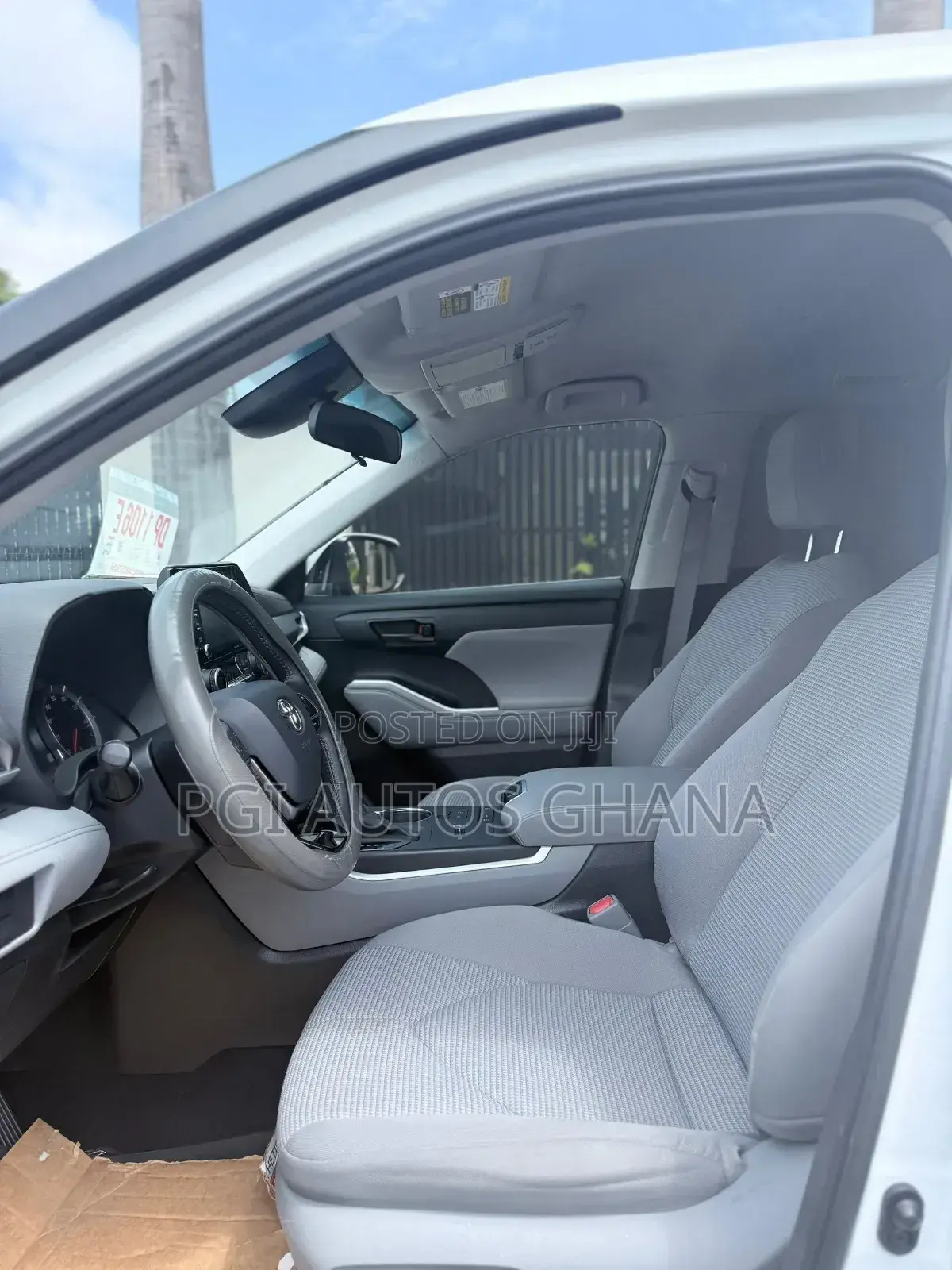 Toyota Highlander LE 2021 White