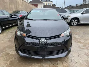 Toyota Corolla LE (1.8L 4cyl 2A) 2018 Black