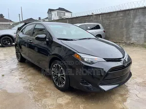 Toyota Corolla LE (1.8L 4cyl 2A) 2018 Black