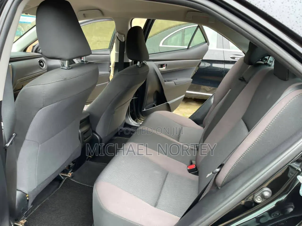Toyota Corolla LE (1.8L 4cyl 2A) 2018 Black