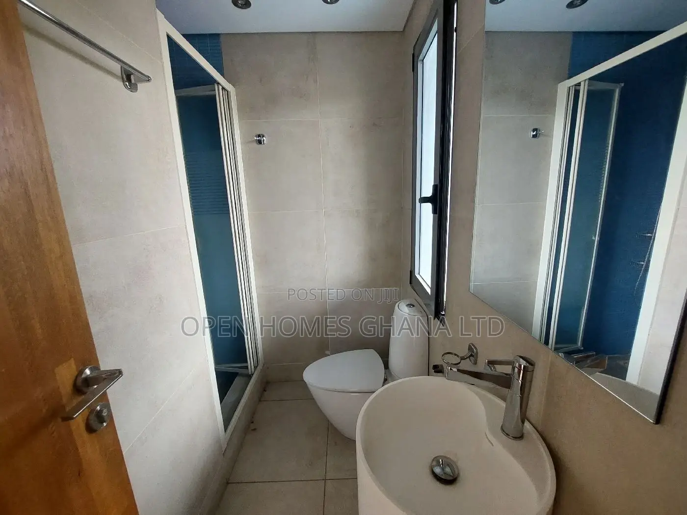 3bdrm Apartment in Coffee Shop Area for rent