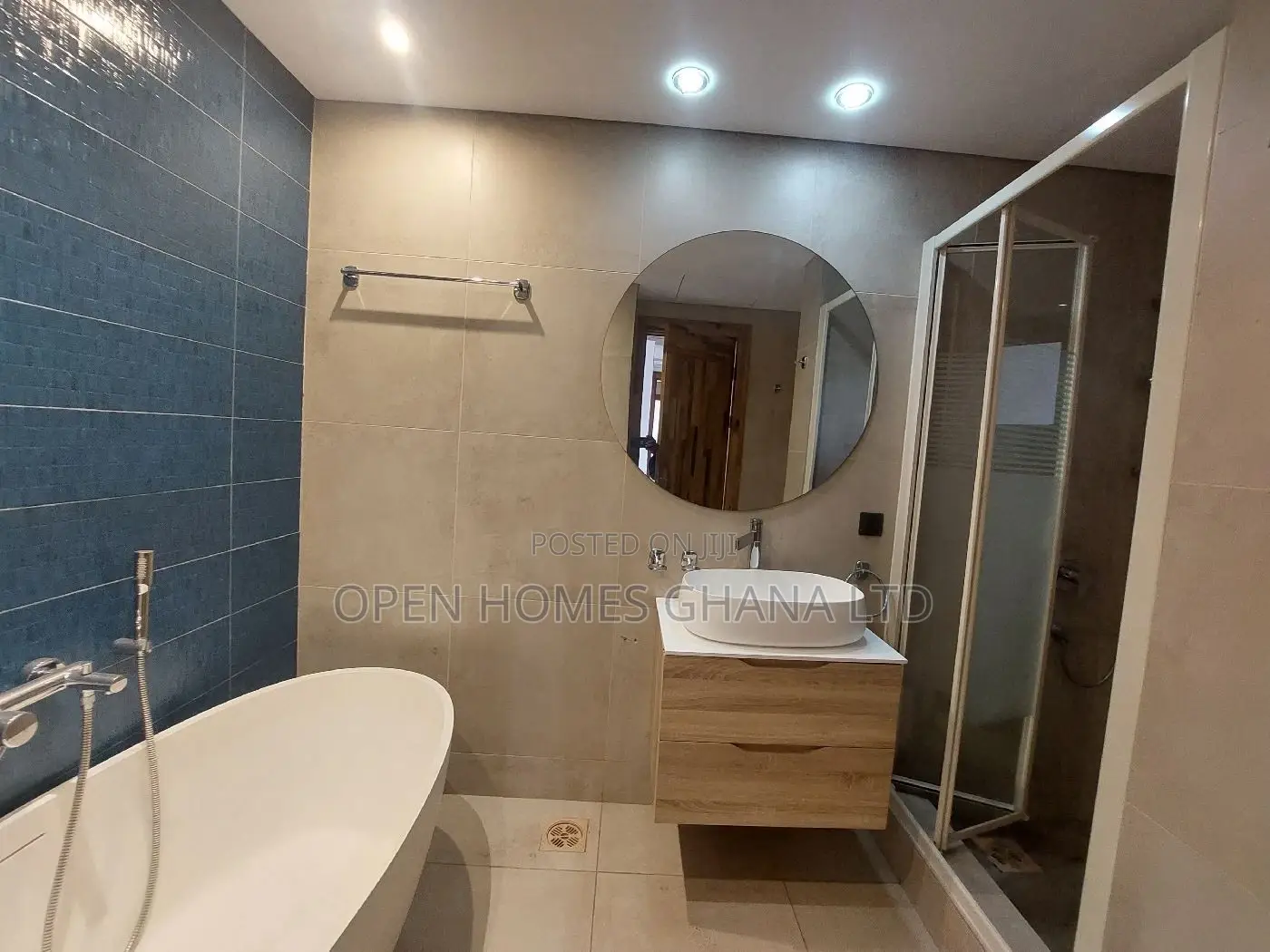 3bdrm Apartment in Coffee Shop Area for rent