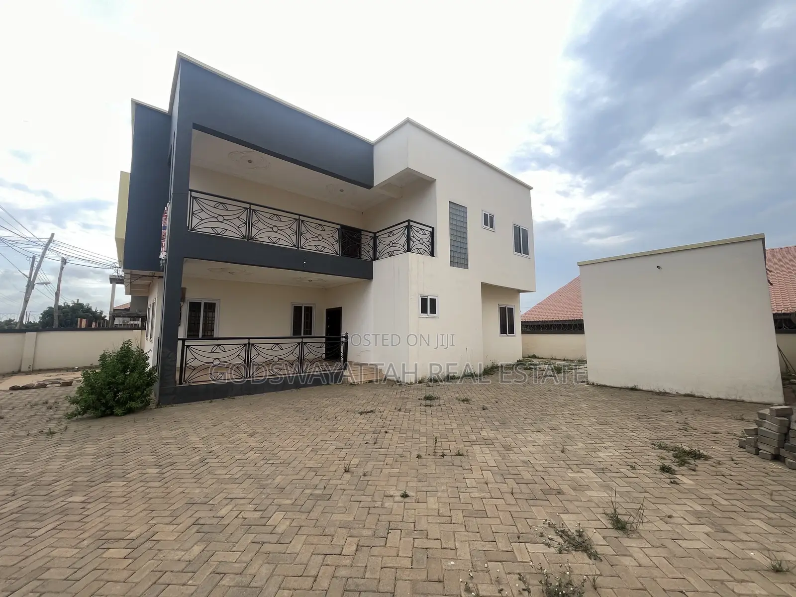 4bdrm House in East Legon, Adjiriganor for rent