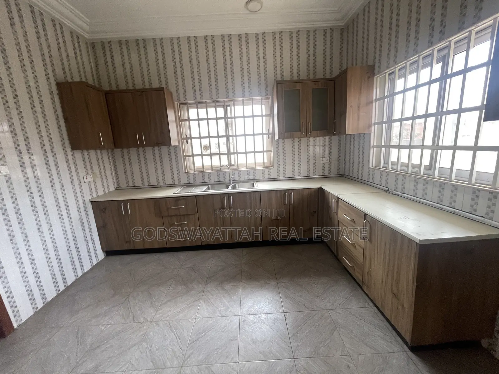 4bdrm House in East Legon, Adjiriganor for rent