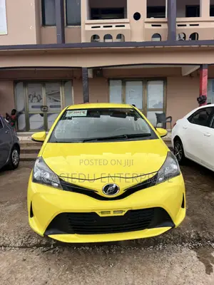 Toyota Vitz 1.3 AWD 3dr 2015 Yellow