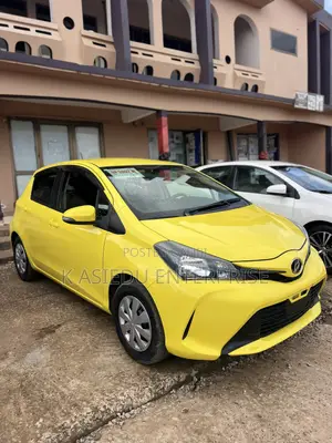 Toyota Vitz 1.3 AWD 3dr 2015 Yellow