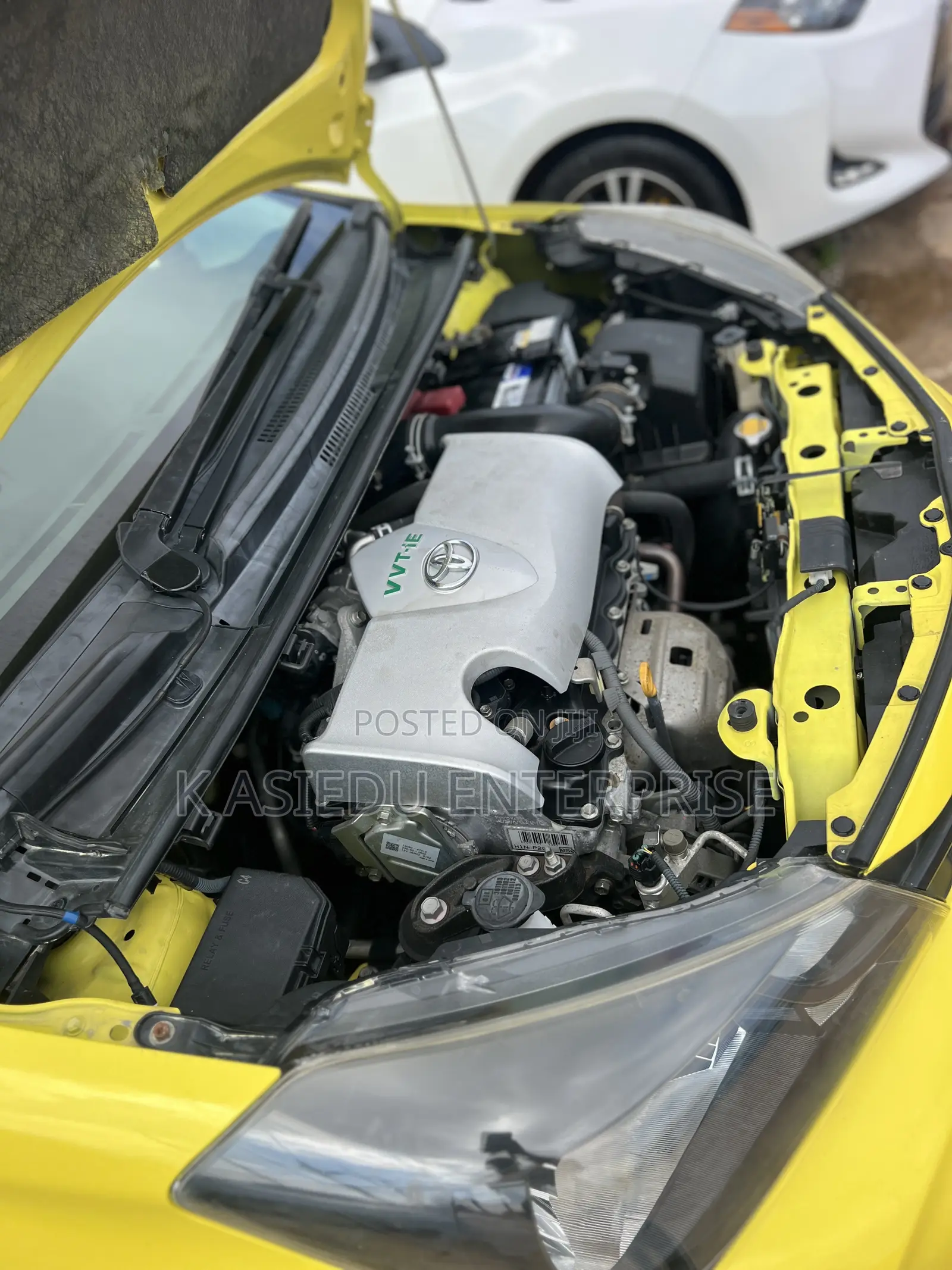 Toyota Vitz 1.3 AWD 3dr 2015 Yellow