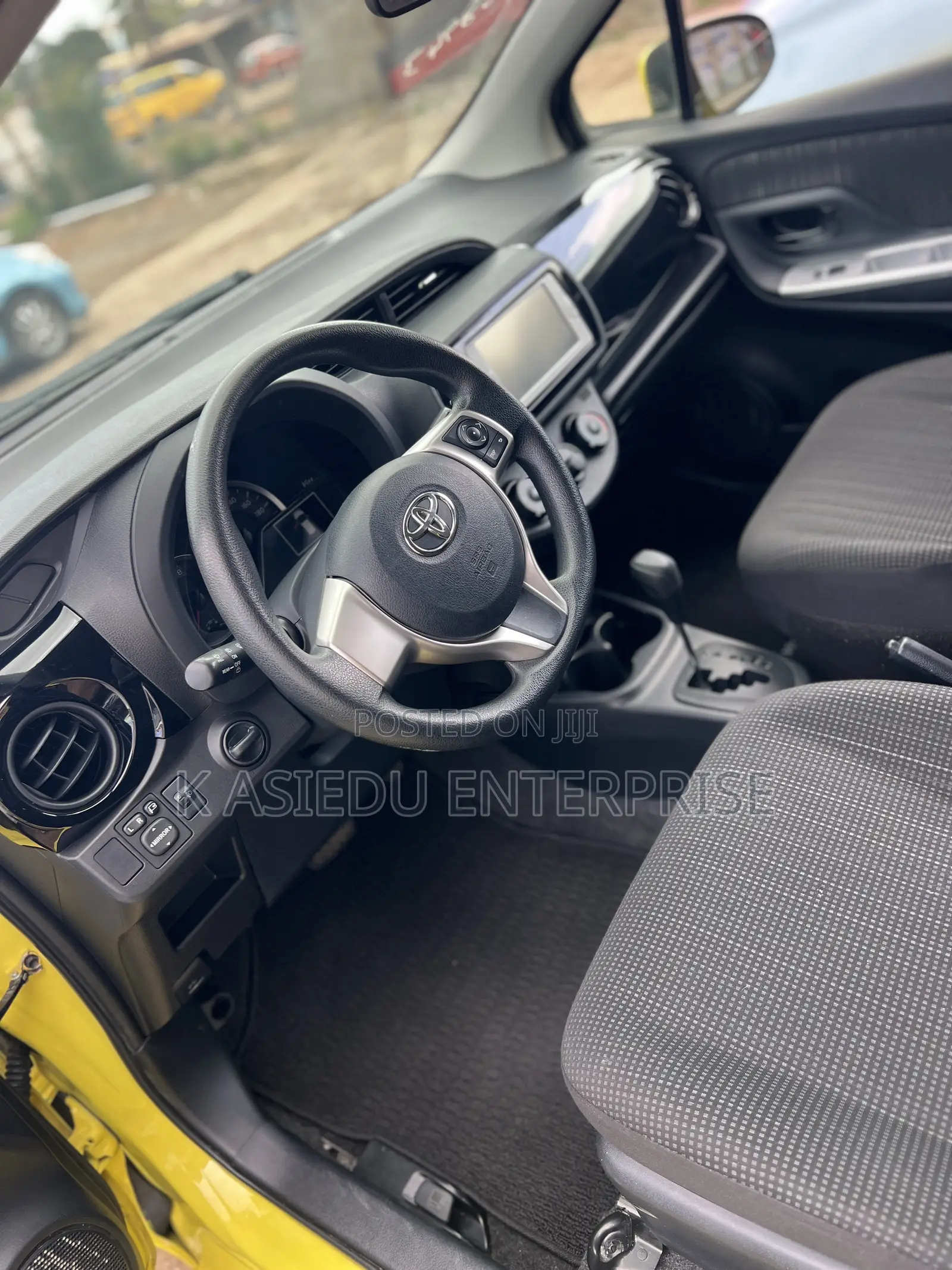 Toyota Vitz 1.3 AWD 3dr 2015 Yellow