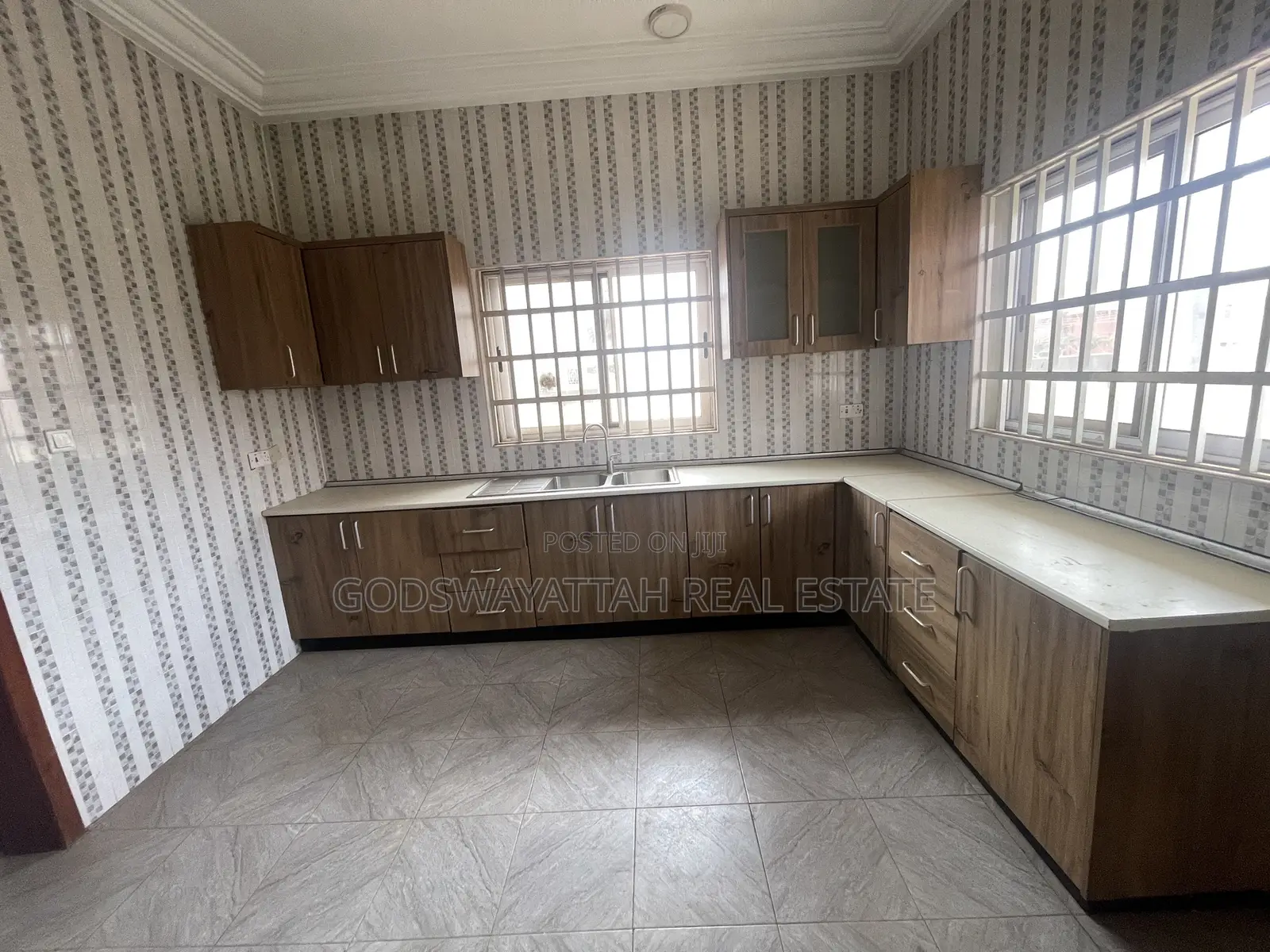 4bdrm House in East Legon, Adjiriganor for rent