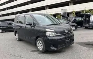 Toyota Voxy V 4WD 7-Seater 2010 Black