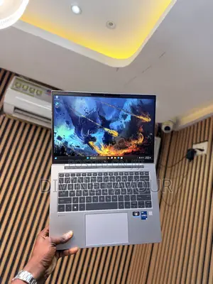 Laptop HP ZBook Firefly 14 G10 32GB Intel Core i7 SSD 512GB