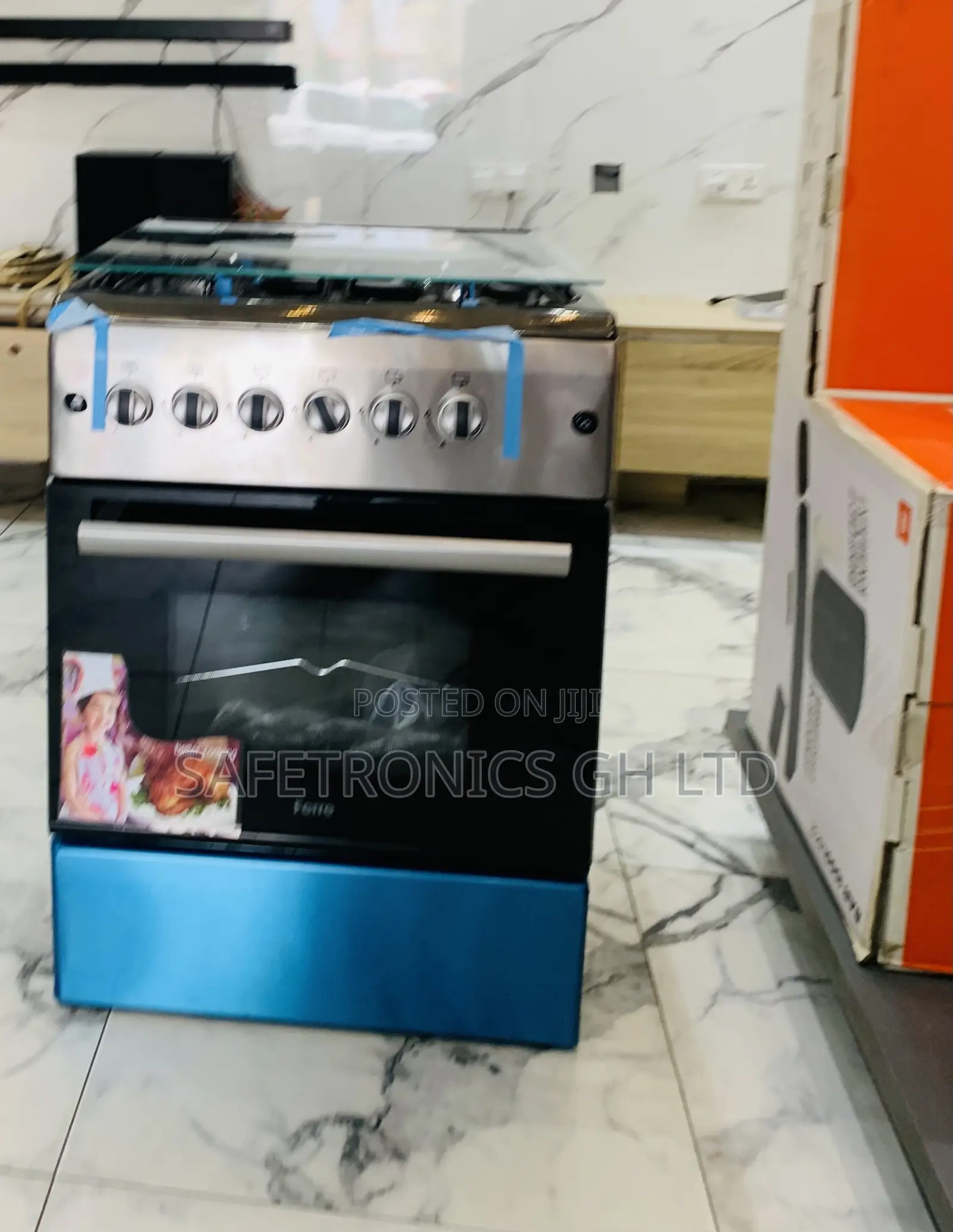 Newly in Box (60x60) Ferre 4 Gas Glass Lid Cooker