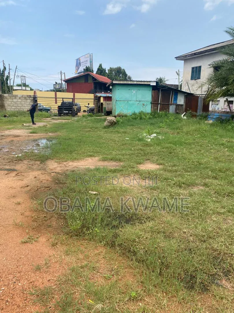 Titled Walled 6 Plots of Land for Sale at Circle Behind Paloma