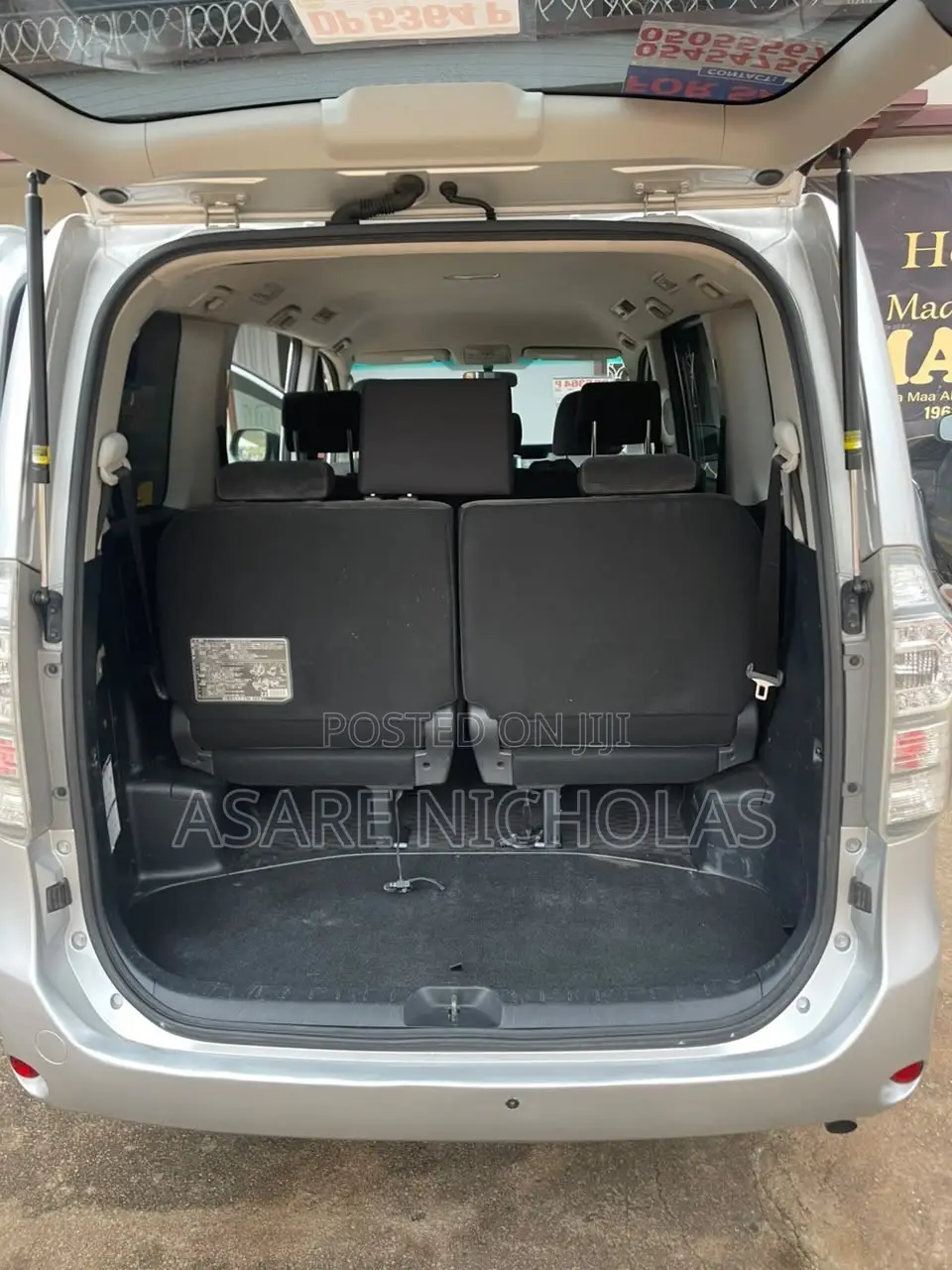 Toyota Voxy 2013 Silver