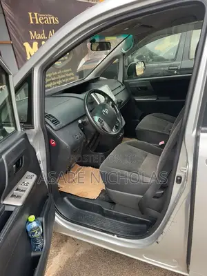 Toyota Voxy 2013 Silver