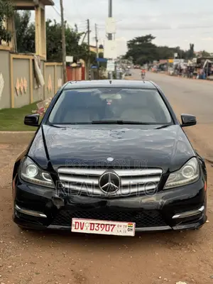 Mercedes-Benz C250 2014 Black
