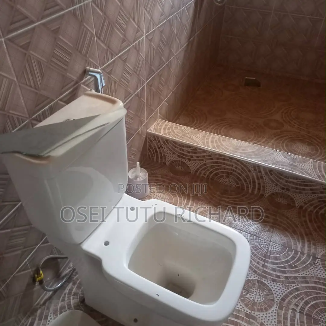 4bdrm House in Santasi Brofoyeduru, Kumasi Metropolitan for sale