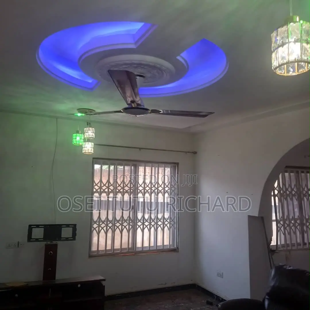 4bdrm House in Santasi Brofoyeduru, Kumasi Metropolitan for sale