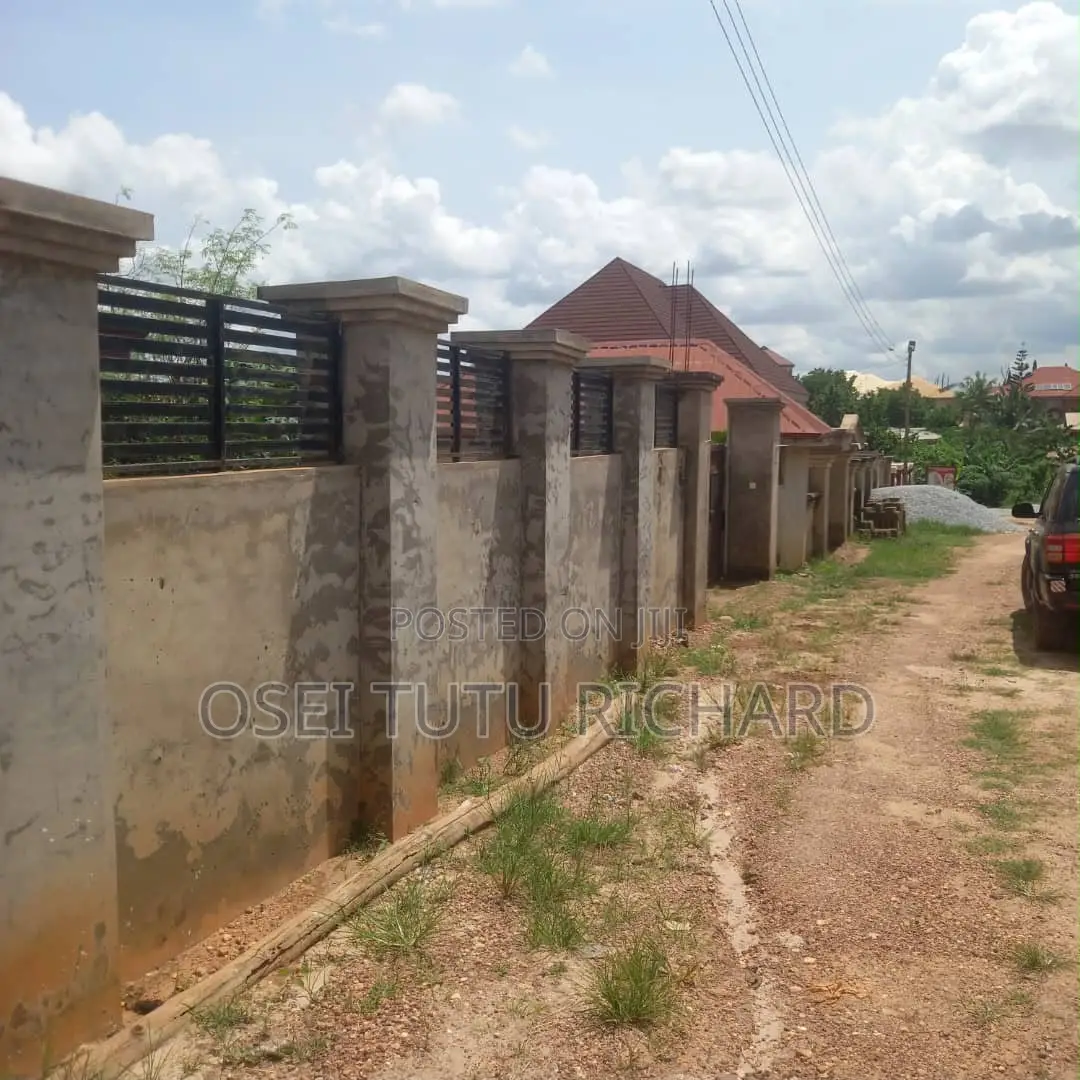 4bdrm House in Santasi Brofoyeduru, Kumasi Metropolitan for sale