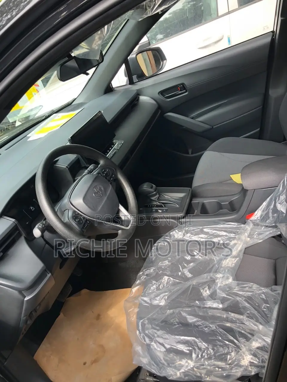 New Toyota Frontlander 2.0 Hybrid FWD 2025 Black