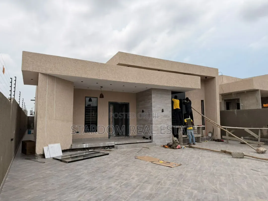 3bdrm Bungalow in Lakeside Estate for sale