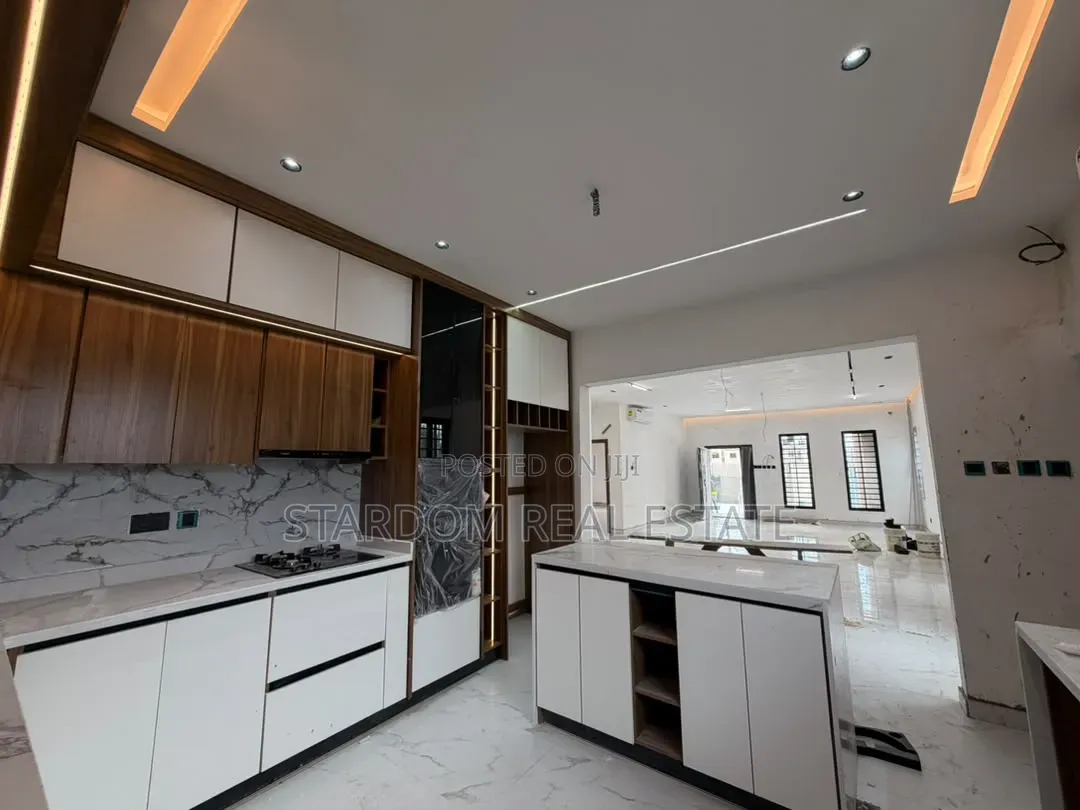 3bdrm Bungalow in Lakeside Estate for sale