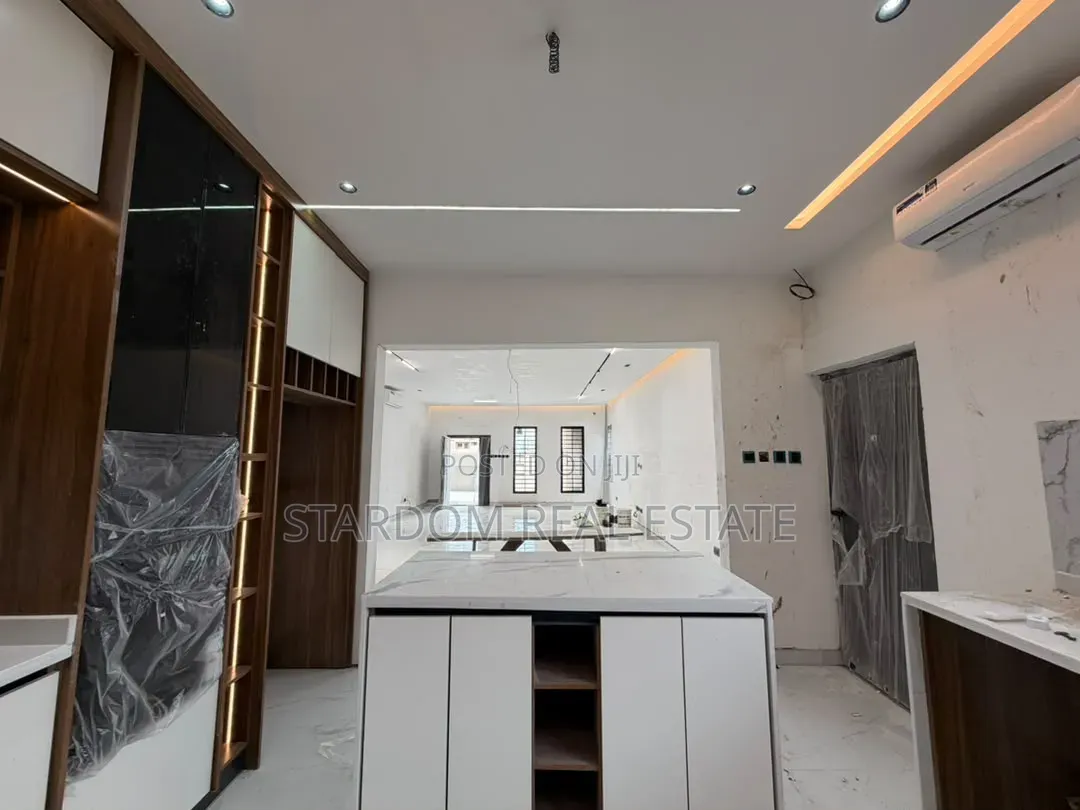3bdrm Bungalow in Lakeside Estate for sale