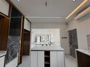 3bdrm Bungalow in Lakeside Estate for sale
