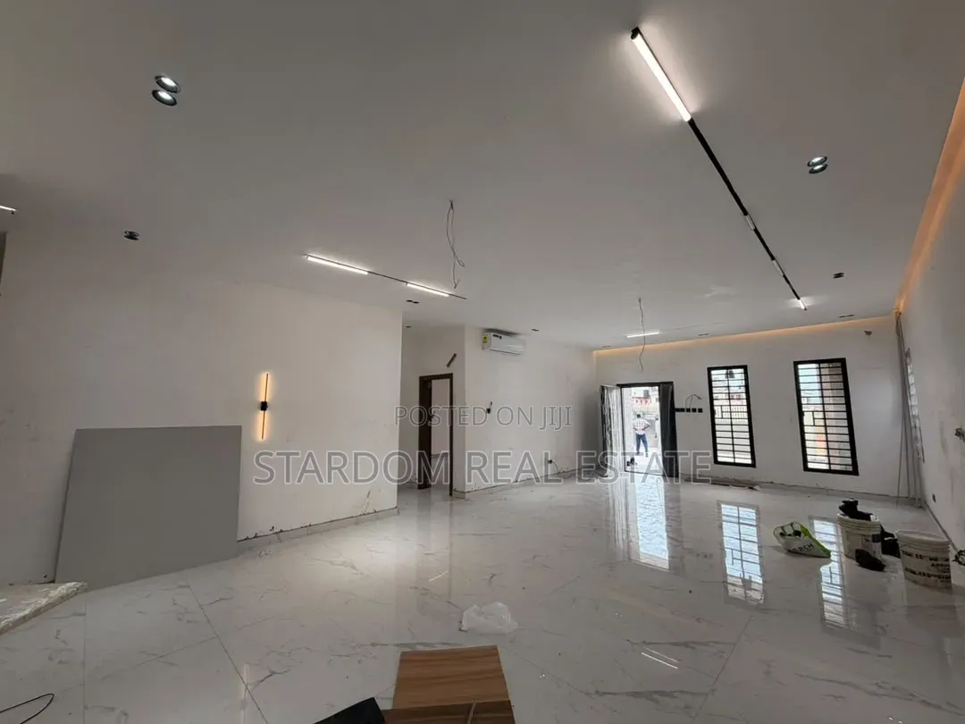 3bdrm Bungalow in Lakeside Estate for sale