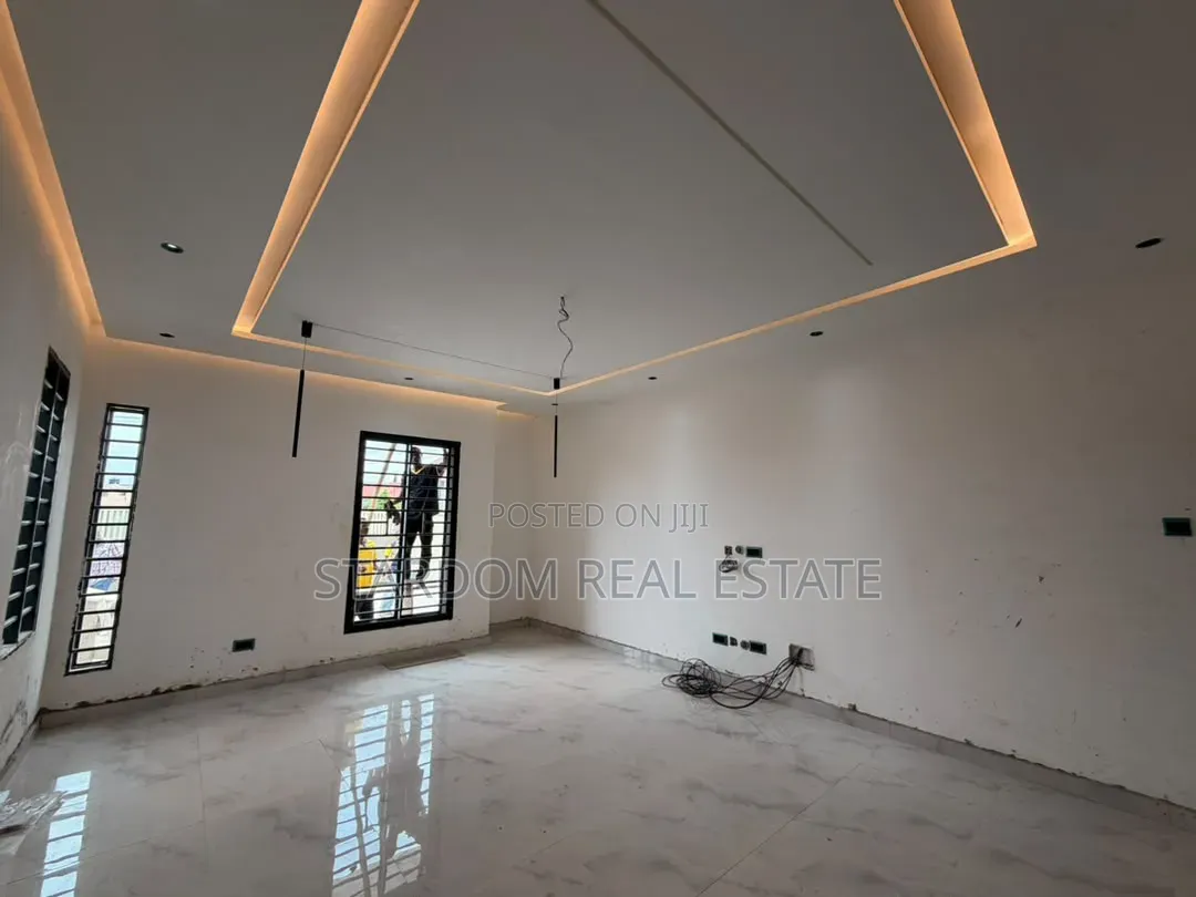 3bdrm Bungalow in Lakeside Estate for sale