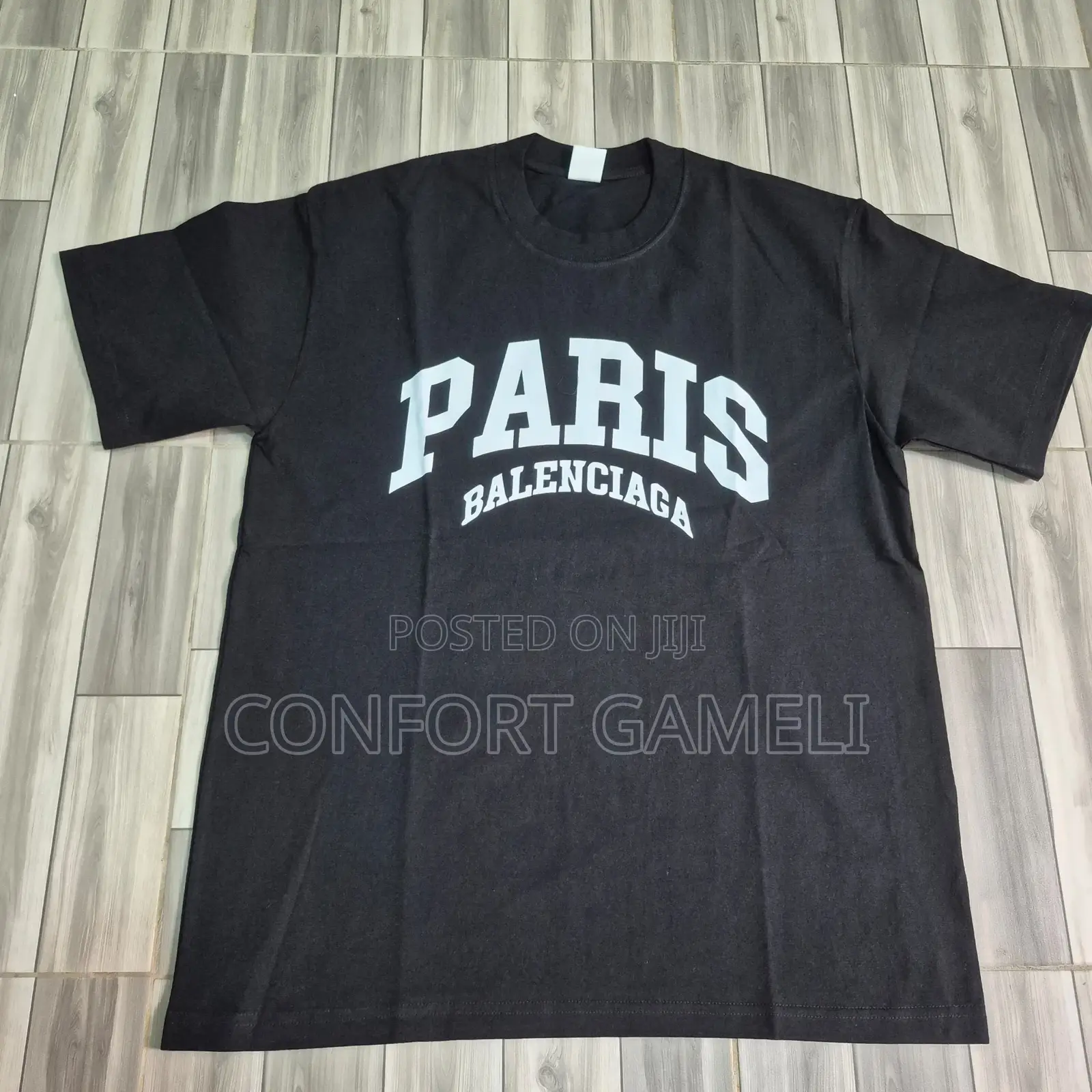 Simple and Quality Black Round Neck Available as Seen