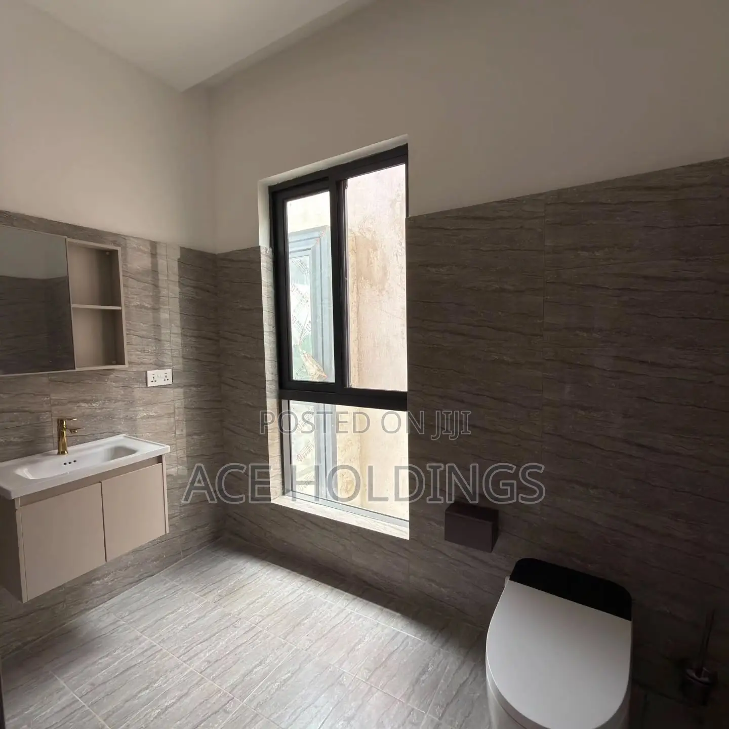 3bdrm Duplex in East Legon Hills for sale