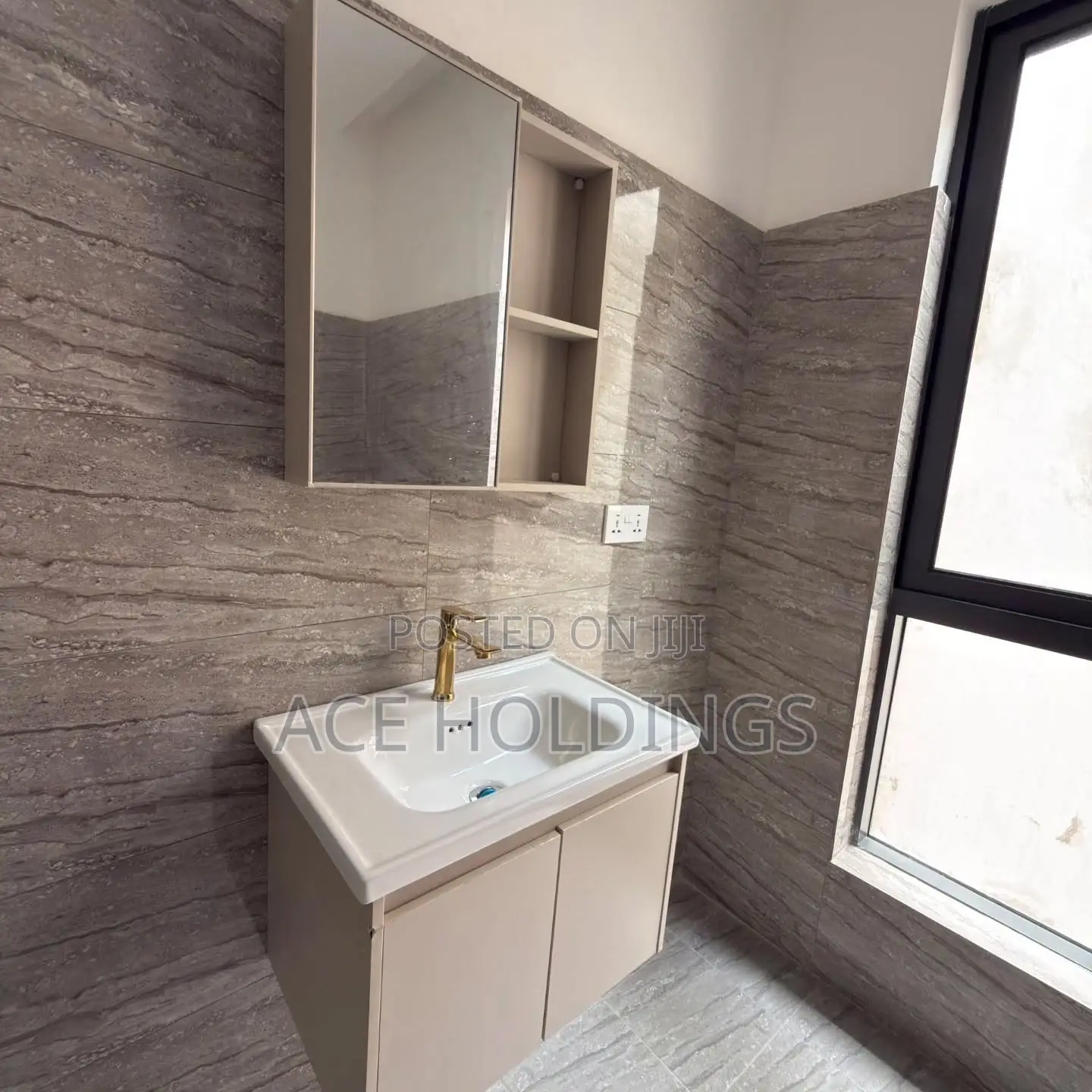 3bdrm Duplex in East Legon Hills for sale