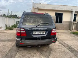 Toyota Land Cruiser 100 VX 4.7 V8 2005 Gray