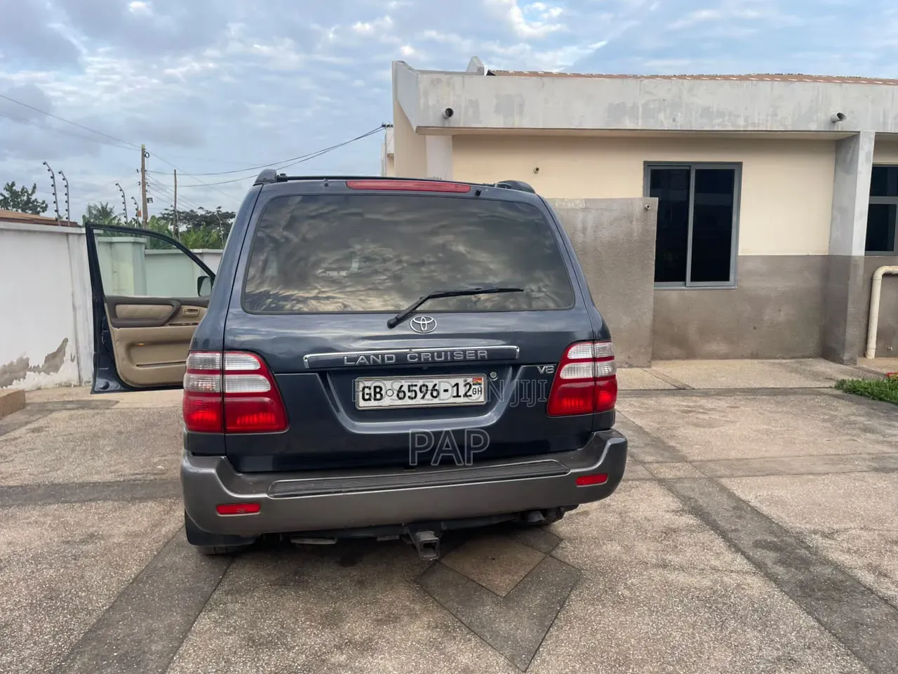Toyota Land Cruiser 100 VX 4.7 V8 2005 Gray