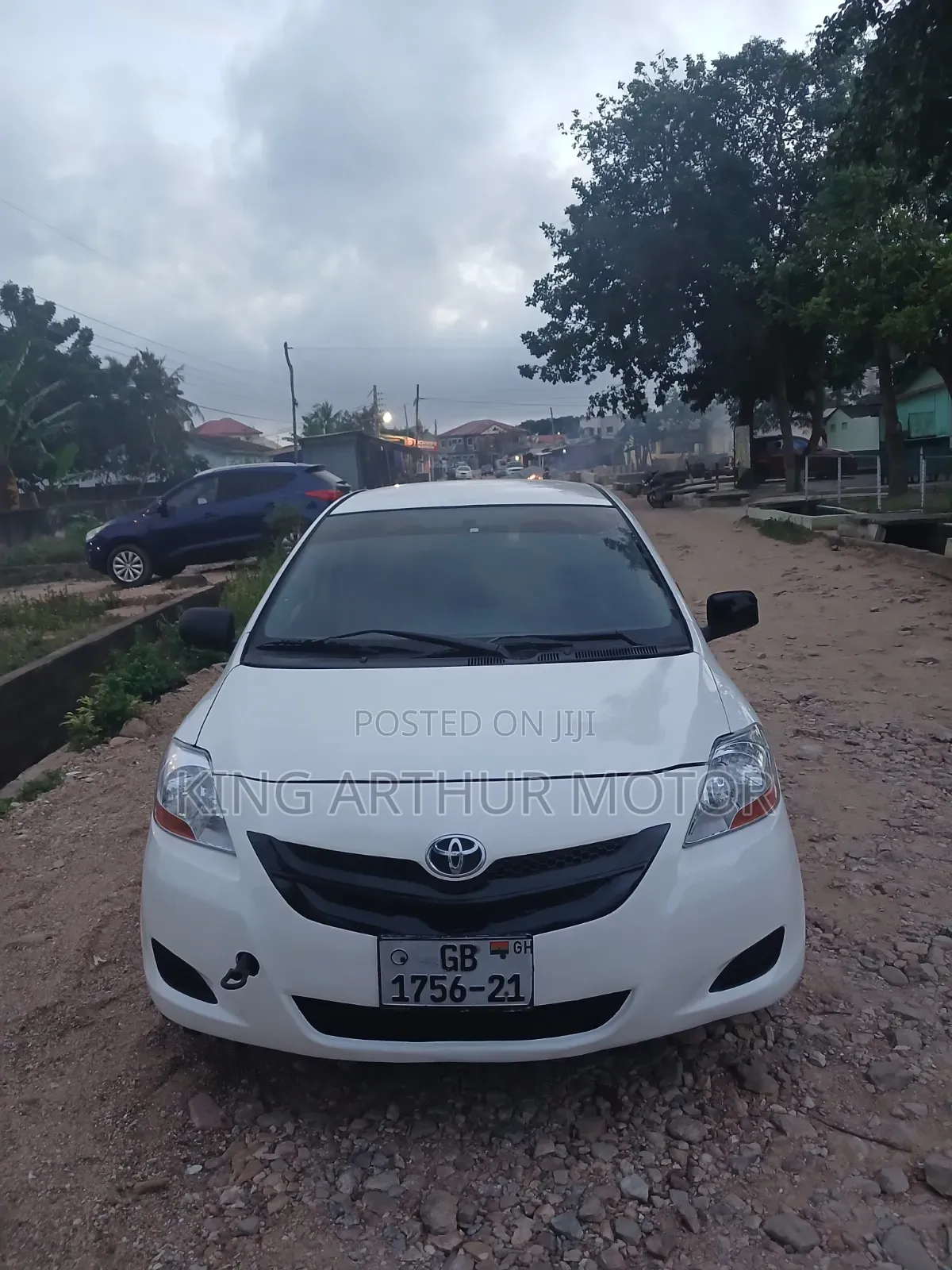 Toyota Yaris Base Hatchback 5dr 2010 White