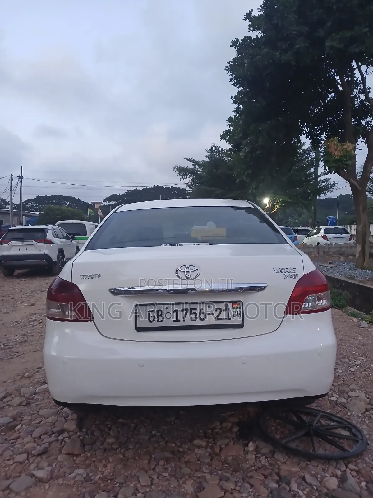 Toyota Yaris Base Hatchback 5dr 2010 White